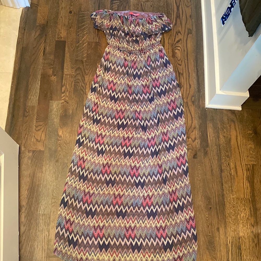 Zig Zag Patterned Pinkyotto Strapless Maxi Dress